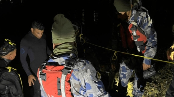 कार फेवातालमा खस्दा चालकको मृत्यु