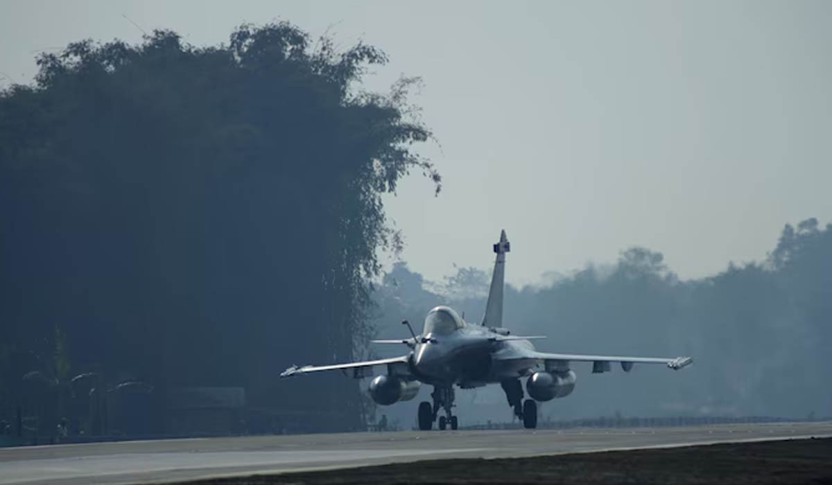 भारतमा सडकमै विमान अवतरण