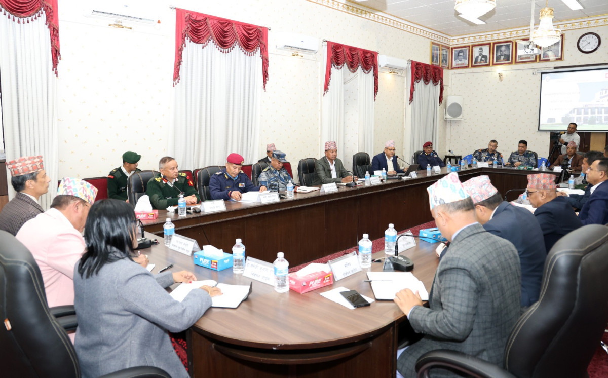 निर्वाचन सुरक्षा समितिको बैठक जारी, रौतहट र वीरगञ्जको झडपपछि सुरक्षा व्यवस्था थप मजबुत पारिँदै