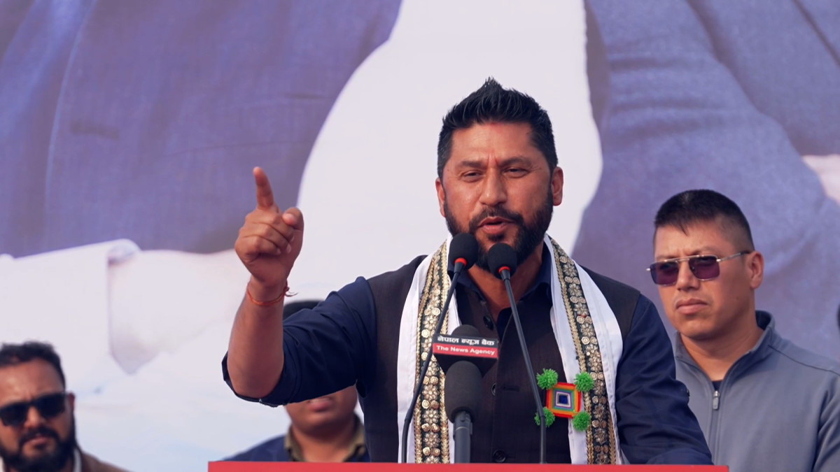 गगनलाई रविको कटाक्षः ‘सुध्रिन मन भए पाँच वर्ष प्रतिपक्ष बनेर आउनु’