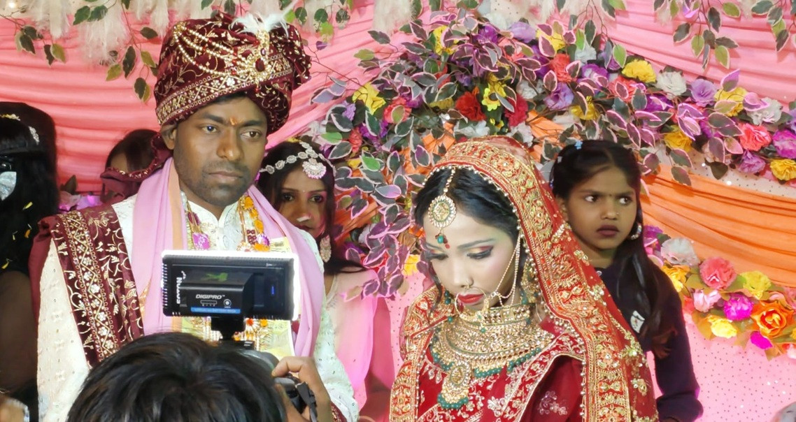 विवाह गरिरहेका बेला दुलहीलाई प्रेमीले हाने गोली