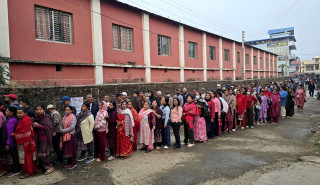 देशभर मतदान जारी