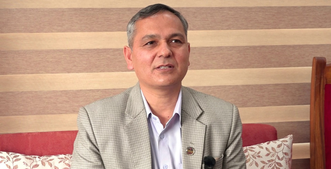 ‘कन्ट्रोल रुम’बाट सबै निर्वाचन क्षेत्रको ‘मनिटर’ गर्दै गृहमन्त्री