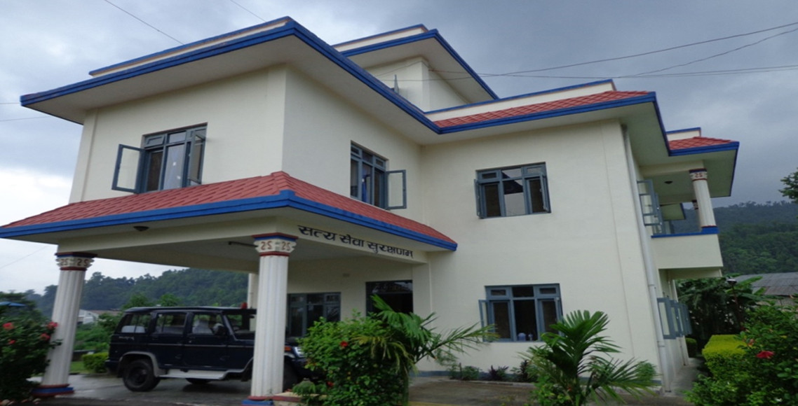 मकवानपुरमा प्रहरीमाथि खुकुरी प्रहार, आत्मरक्षाका लागि गोली चलाउँदा एक घाइते