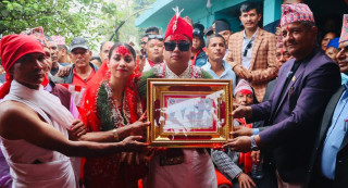 अन्तरजातीय विवाह गर्ने जोडीलाई ज्वालामुखी गाउँपालिकाको सम्मान