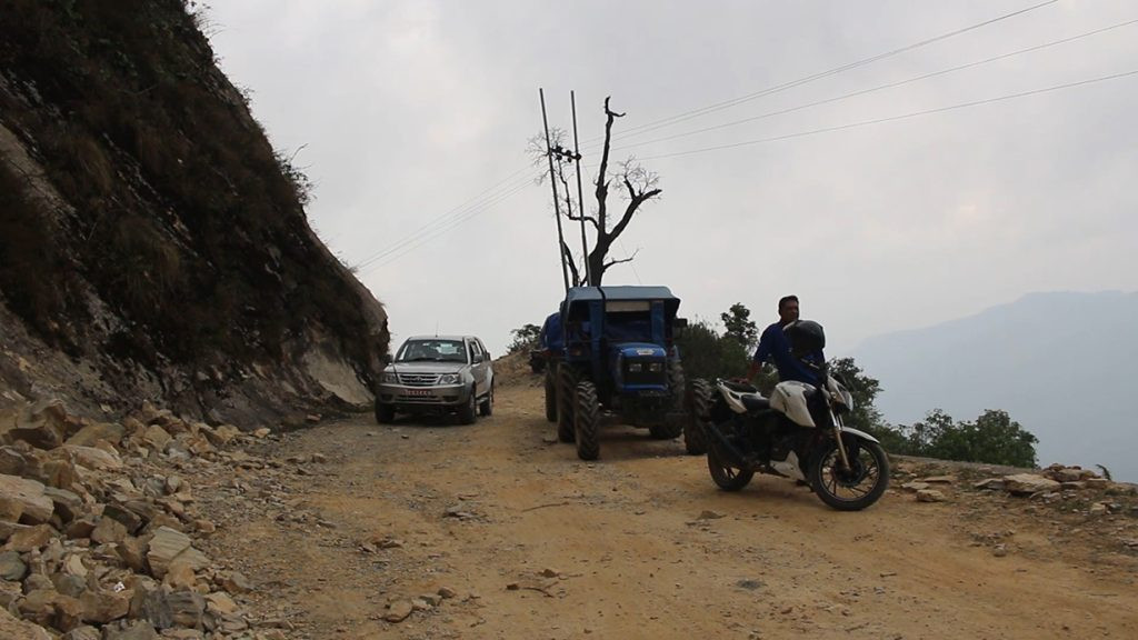 पहिरोले धनकुटा र पाँचथर जोड्ने भेडेटार-रवि-राँके सडक अवरुद्ध