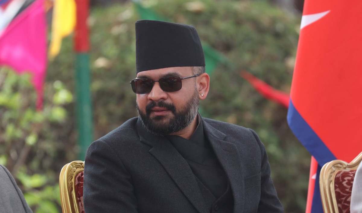 प्रधानमन्त्री शाहले राष्ट्रिय योजना आयोग र नीति अनुसन्धान प्रतिष्ठानका पदाधिकारीसँग छलफल गर्दै