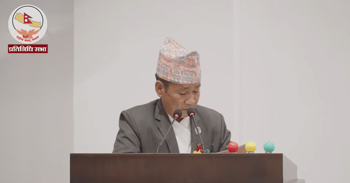 प्रधानमन्त्रीको हाजिरी खोज्दै हर्क साम्पाङ, सोधे– संसद्‌मा हाजिर गर्नुभएको छ कि छैन ?