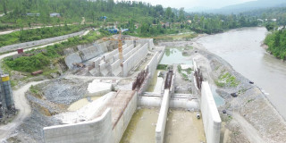 बबई सिँचाइ आयोजनाद्वारा निर्माण कम्पनीसँग ५ करोड ३३ लाख माग