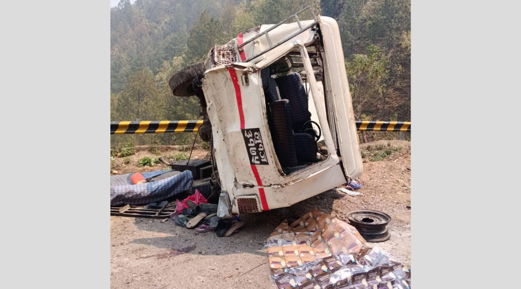 स्वर्गद्वारी जाँदै गरेको तीर्थयात्री सवार जिप दुर्घटना: एक बालकको मृत्यु, २१ घाइते