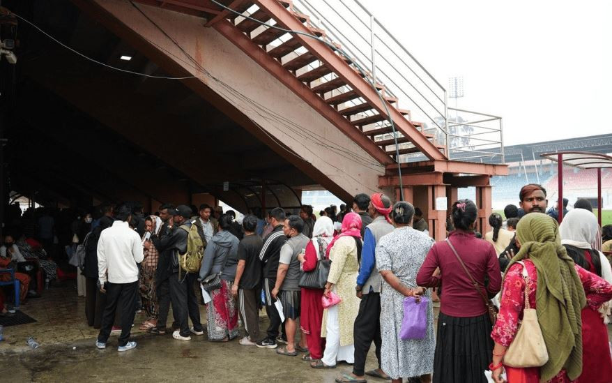 नयाँ सुकुमबासी पनि नाम टिपाउन पुगे  रंगशाला