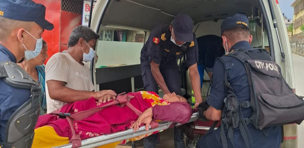 थापाथलीमा सुकुमवासी बस्ती हटाउँदा एक महिला बेहोस