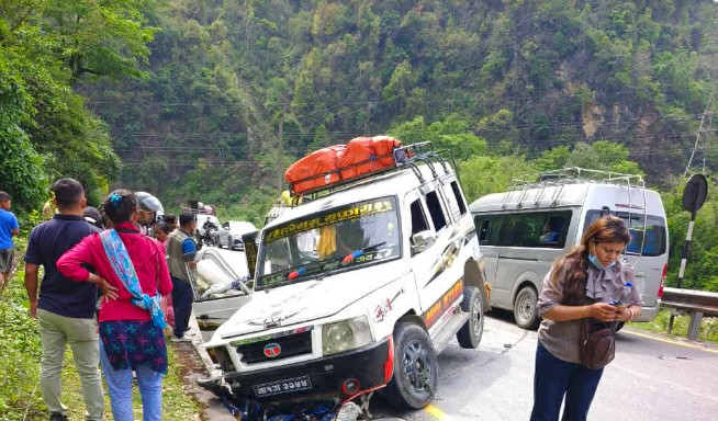 मकवानपुरको भैँसेमा सुमोको ठक्करबाट मोटरसाइकल चालक घाइते