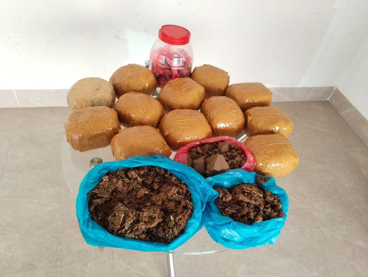 बौद्धबाट १२ केजी पोल्याण्ड र हतियार बरामद, ६ जना पक्राउ