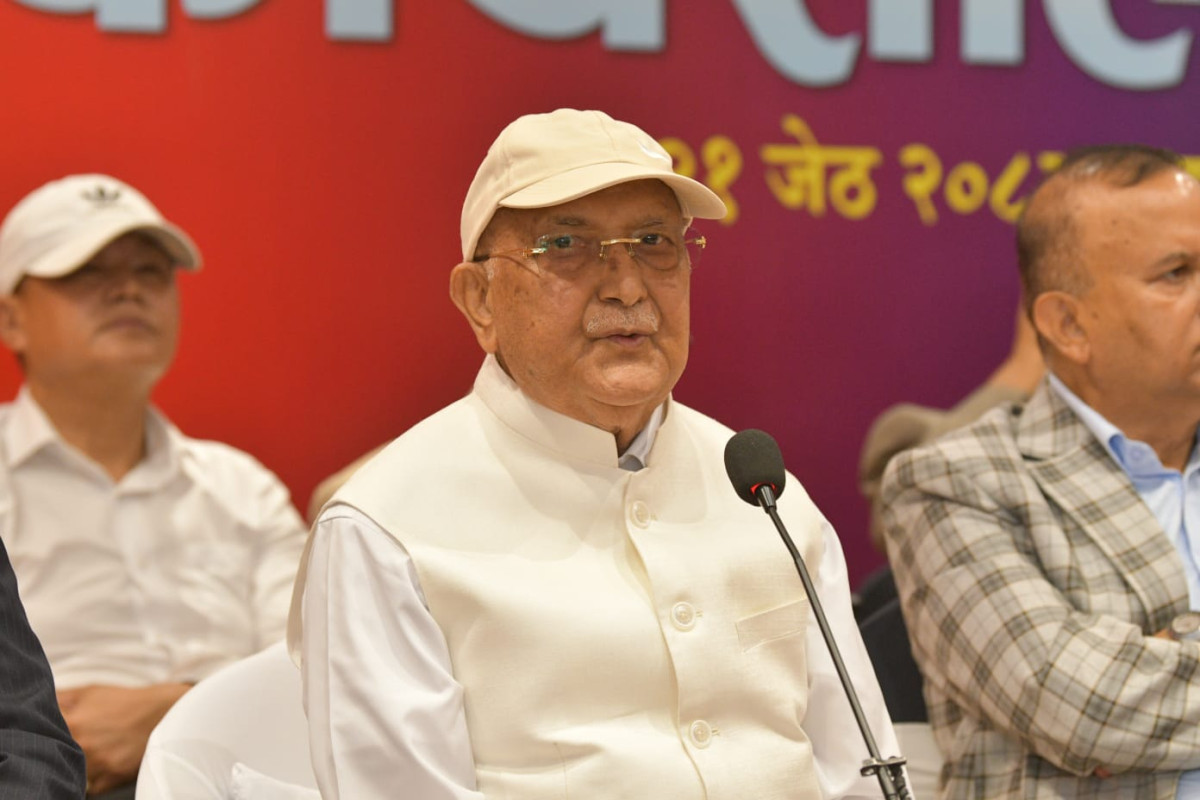 जस्तोसुकै परिस्थितिमा पनि पार्टीको नेतृत्व गर्छु, झोला फालेर भाग्दिनँः अध्यक्ष ओली