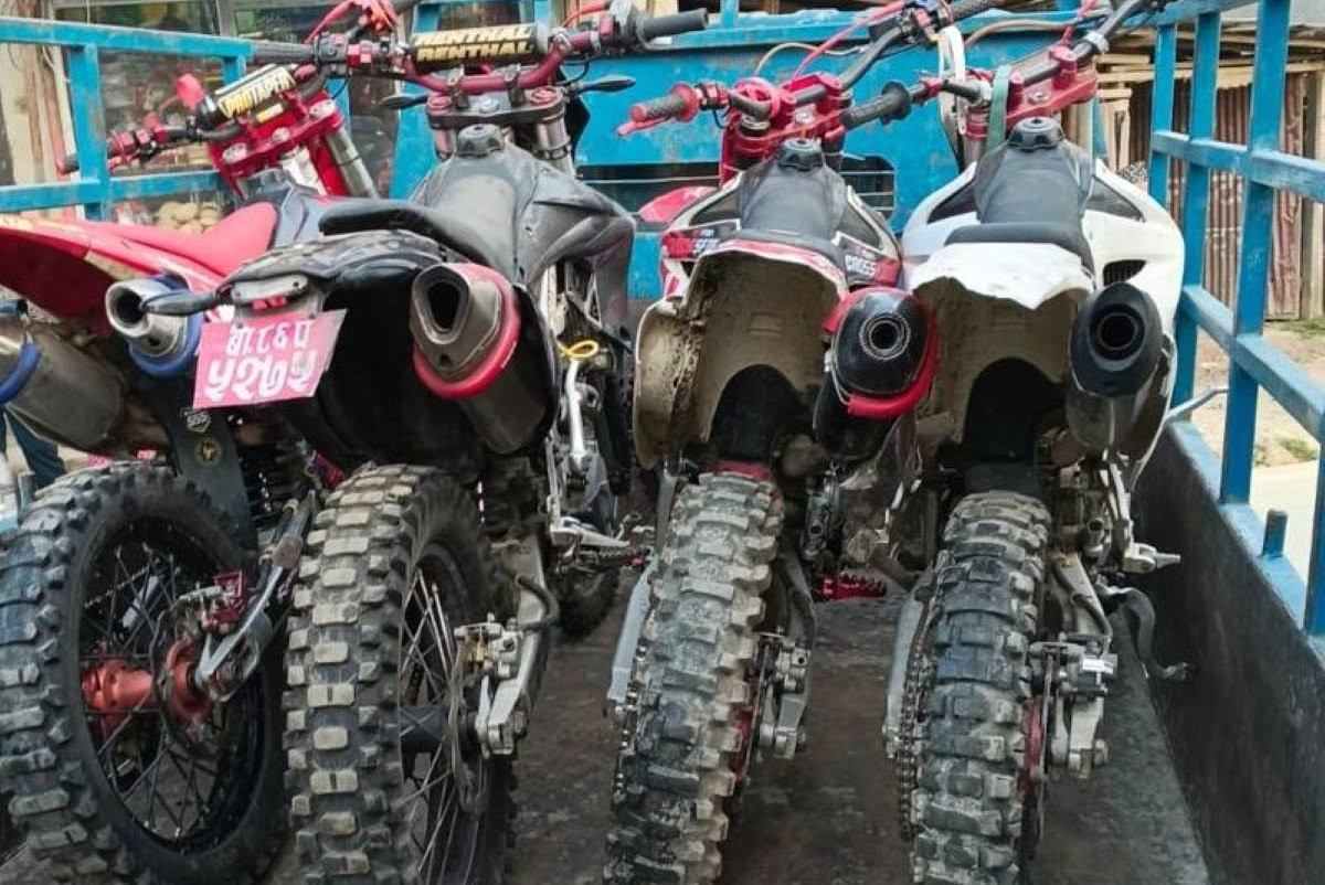 ध्वनि प्रदूषण गर्ने मोटरसाइकल धमाधम नियन्त्रणमा लिइँदै