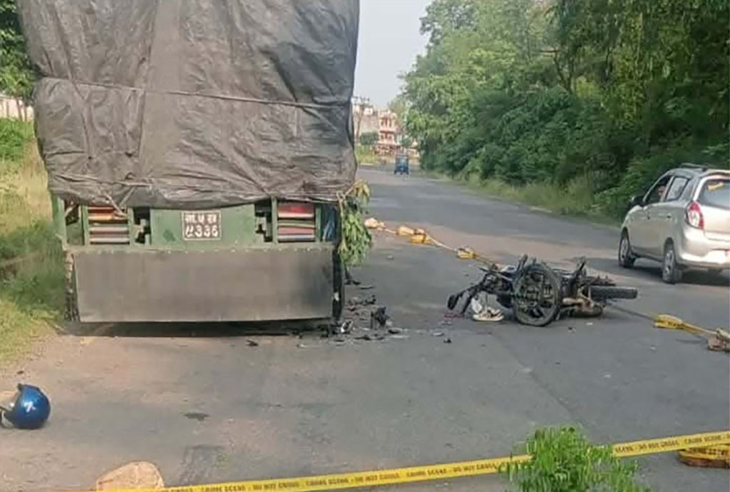 ट्रकको पछाडि मोटरसाइकल ठोक्किँदा एक जनाको मृत्यु