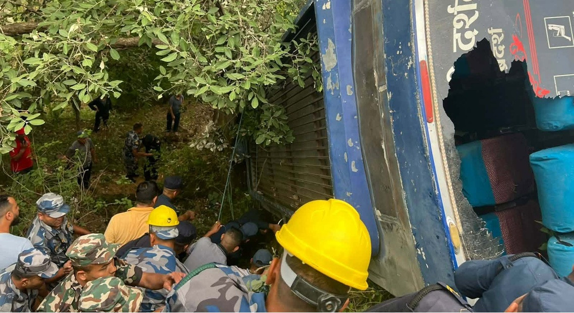 बैतडीमा बस दुर्घटना हुँदा एक जनाको मृत्यु, ११ जना घाइते