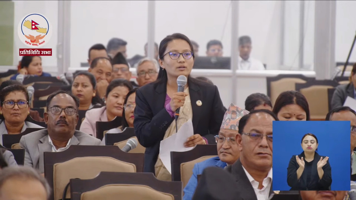 सरकार स्मार्ट बनोस् शुभकामना छ तर ओभर स्मार्ट नबनोस्ः सांसद गुरुङ