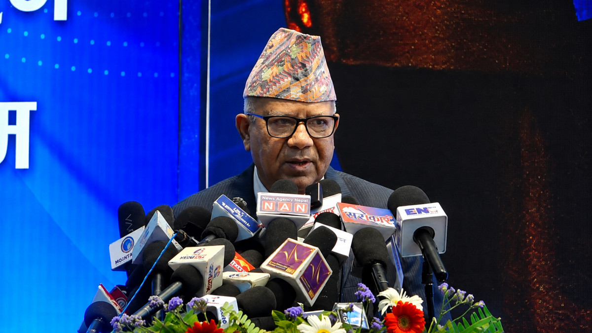 मुलुकको राष्ट्रिय हितको विषयमा वर्तमान सरकारको रवैया शंकास्पद छः माधवकुमार नेपाल