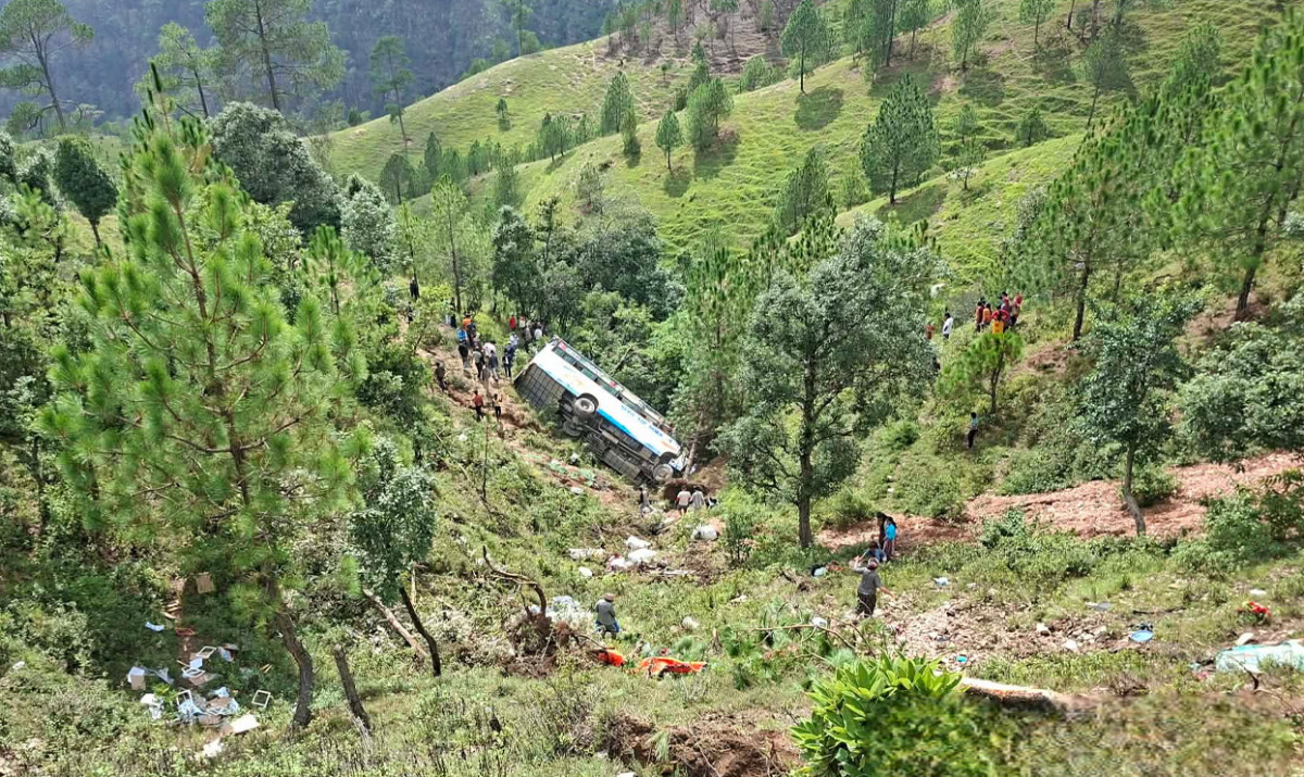 बैतडीमा बस दुर्घटना