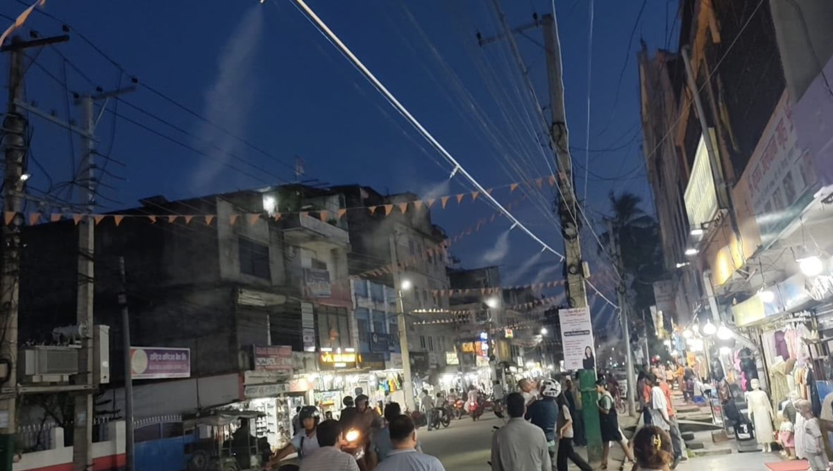 विराटनगरका सडकमा अब गुड्दा एसीको सयर: ३८ डिग्री नाघ्नासाथ चिसो बाफ बर्सिने