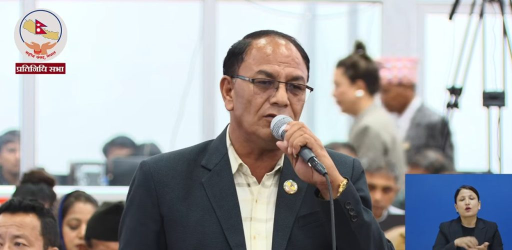 सरकारविरुद्ध वीर हस्पिटलमा आन्दोलनमा आउन सदनबाटै गरे मुगुका सांसदले आह्वान