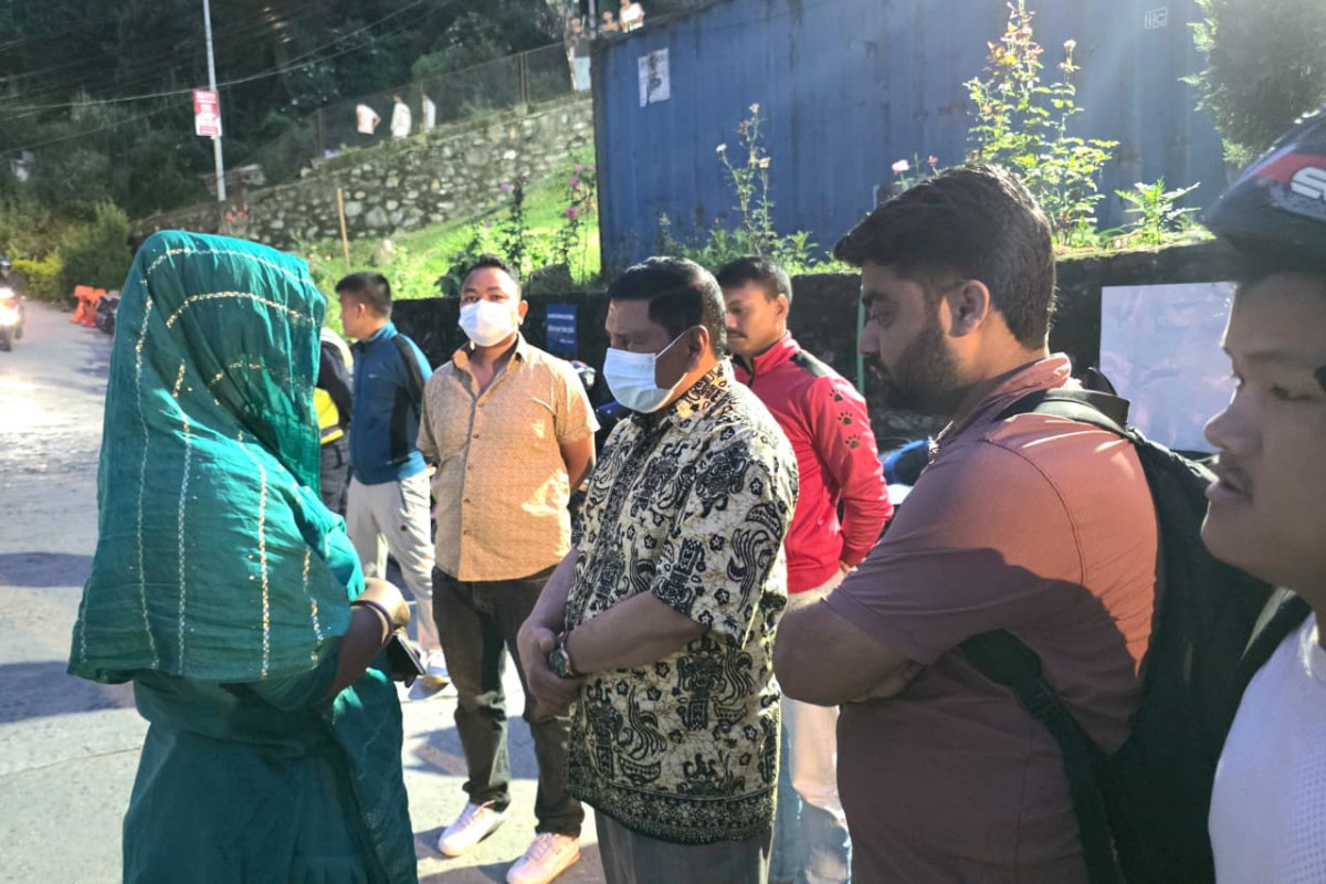 आत्मदाह प्रयास गरेका विवेकको स्वास्थ्य अवस्था बुझ्न कीर्तिपुर अस्पताल पुगे नारायणकाजी श्रेष्ठ