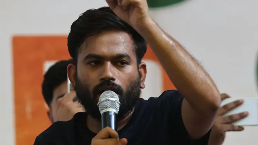 ककरोच पार्टीका संस्थापक अभिजीत दीपकेले गरे आमरण अनशनको घोषणा
