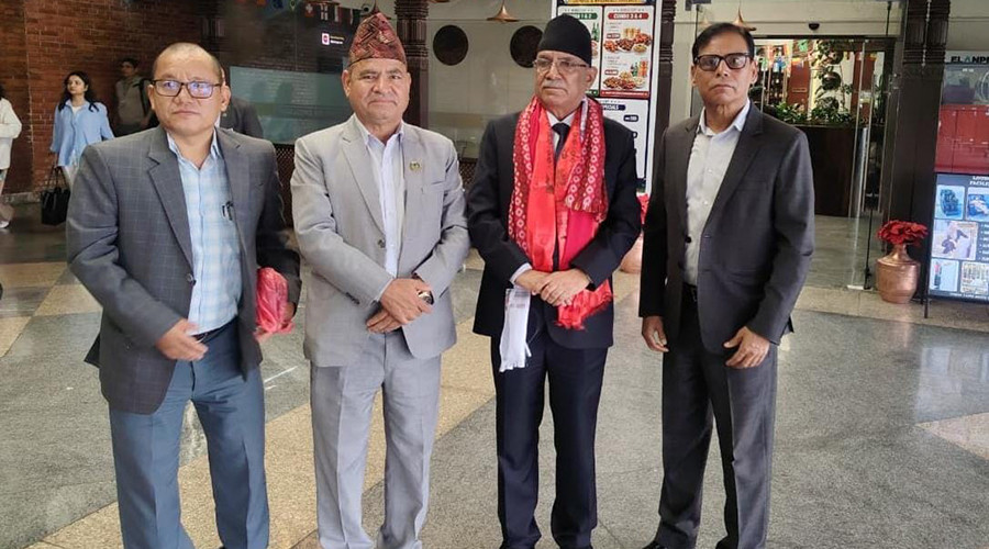 श्रीलंकाबाट स्वदेश फर्किए प्रचण्ड