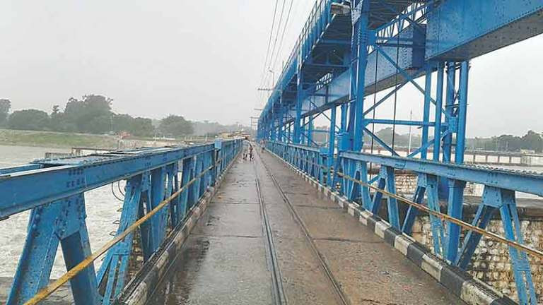 शारदा ब्यारेजमा चारपाङ्ग्रे सवारी सञ्चालनमा रोक