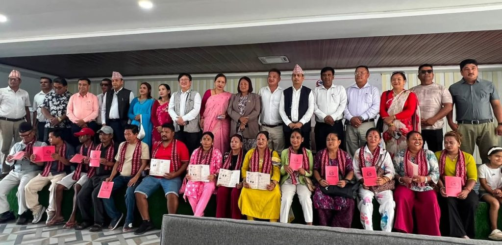 झापाका १८ परिवार बने जग्गाधनी, पाए लालपुर्जा