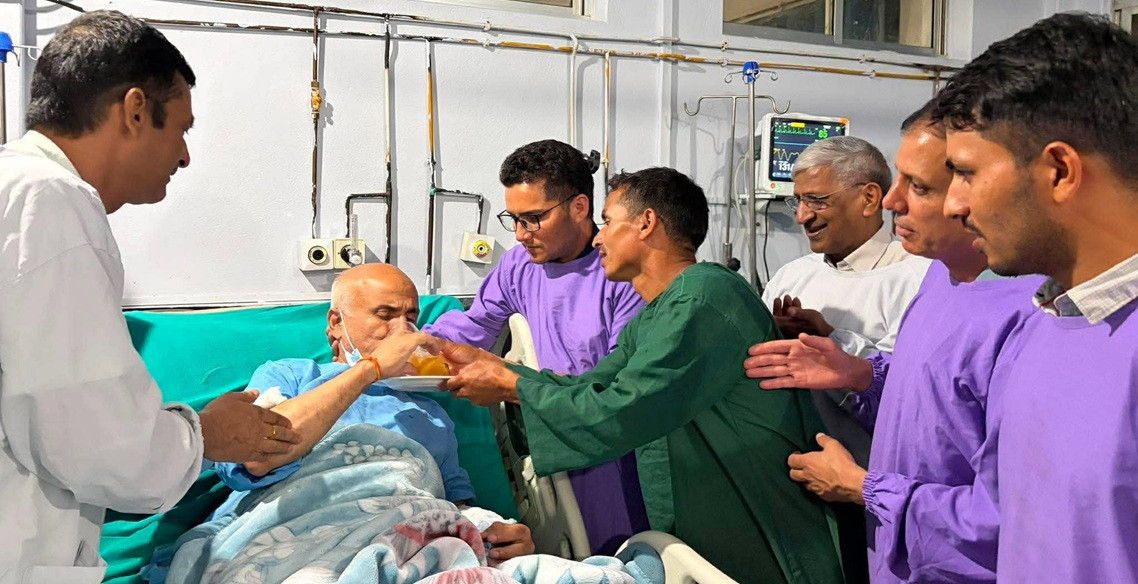 डाक्टर गोविन्द केसीले तोडे अनशन
