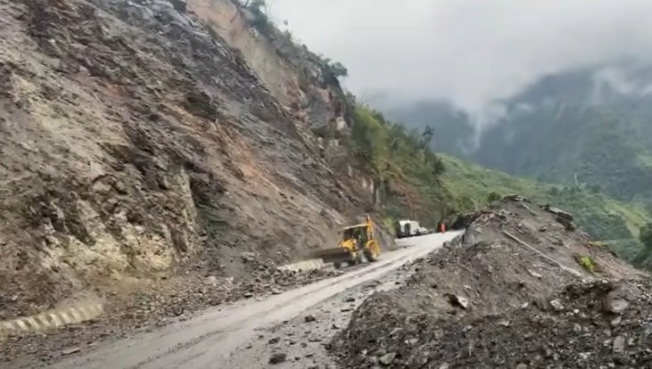 दुईतर्फी सञ्चालनमा आयो नारायणगढ-मुग्लिन सडक