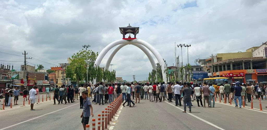 जनकपुरमा झडपको प्रयास, प्रहरीले ४१ सेल अश्रुग्याँस प्रहार