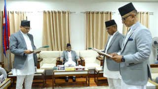 प्रमुख निर्वाचन आयुक्त कार्की र आयुक्तद्वय वाग्ले र सुब्बाद्वारा शपथ ग्रहण