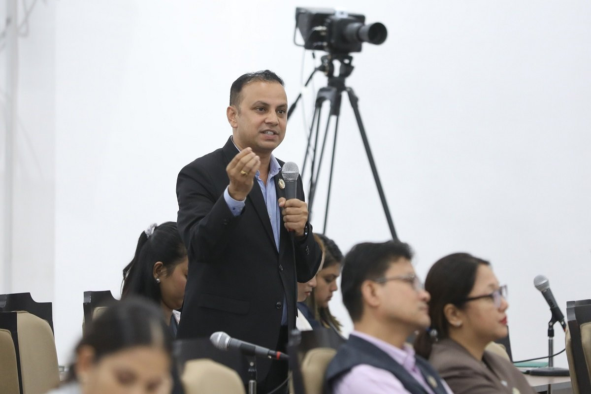 सरकारको नियतमाथि शंका छैन तर राज्य सञ्चालनमा ढंग पुगेको छैनः मनिष झा