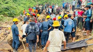 रोल्पाको थबाङ  पहिरो: १० जनाको शव भेटियो, ३ जना अझै बेपत्ता
