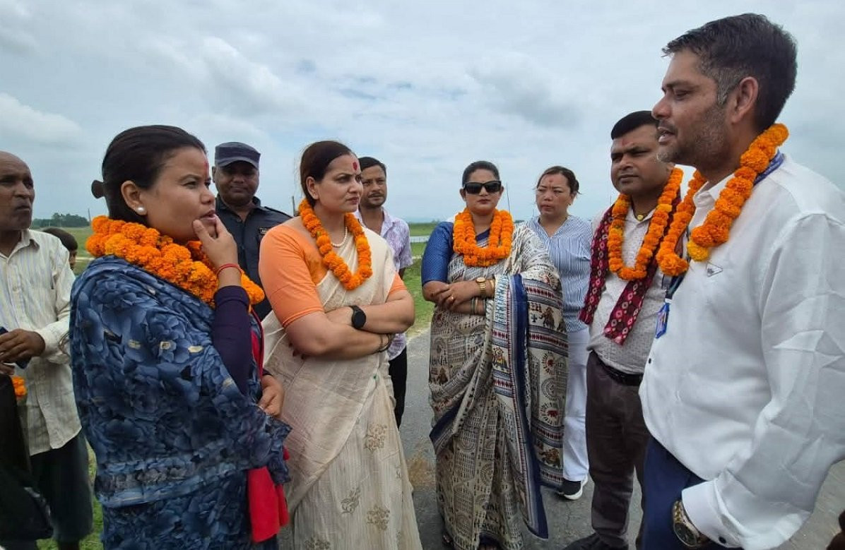 मन्त्री मेहताद्वारा गजेन्द्रनारायण सिंह अस्पतालको निरीक्षण