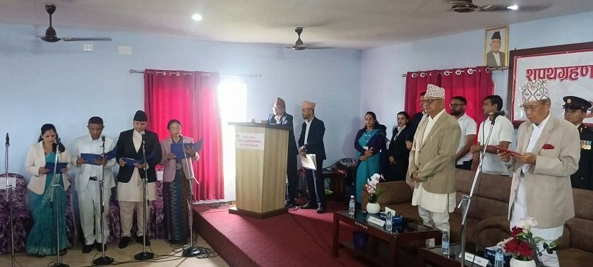 कोशी सरकारमा नेकपा सहभागी, पाँच मन्त्रीले लिए शपथ