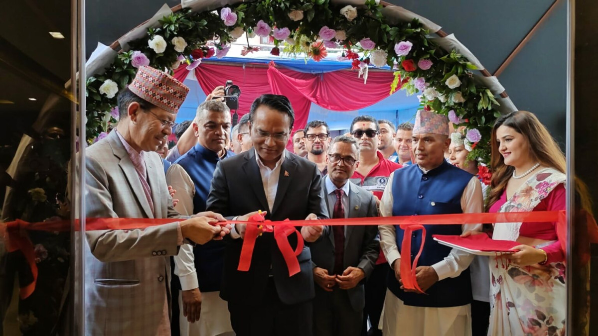 गभर्नर पौडेलले उद्घाटन गरे गरिमा विकास बैंकको नयाँ केन्द्रीय कार्यालय