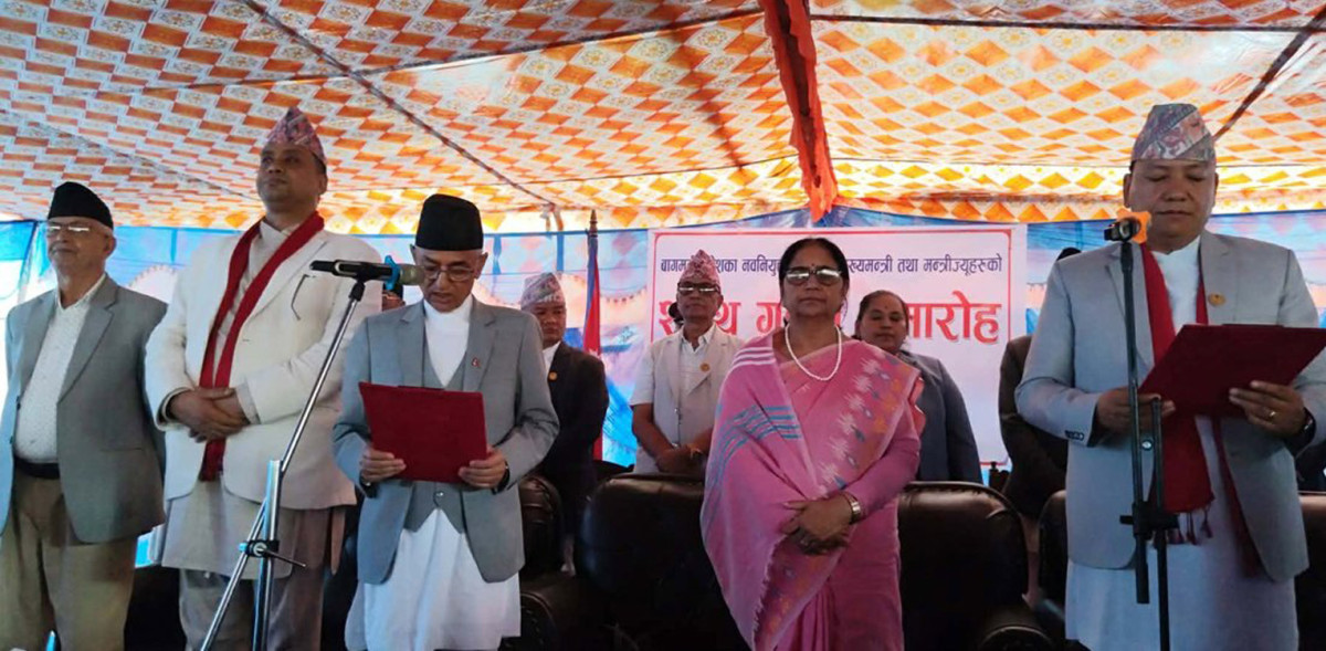 मुख्यमन्त्री थापाले लिए पद तथा गोपनीयताको शपथ