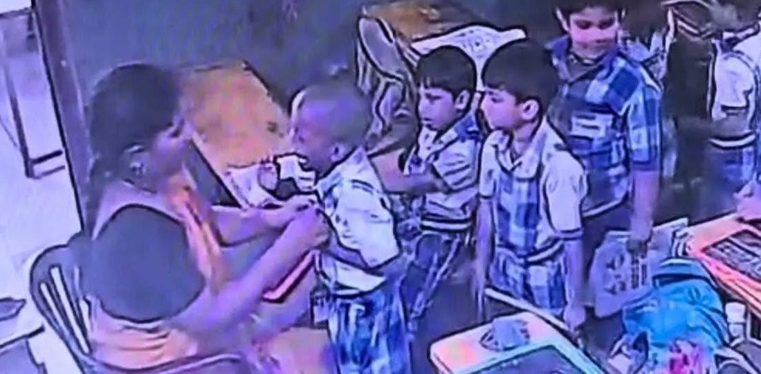 भारतमा शिक्षिकाले थप्पड हान्दा कक्षाकोठामै ढलेका बालकको मृत्यु