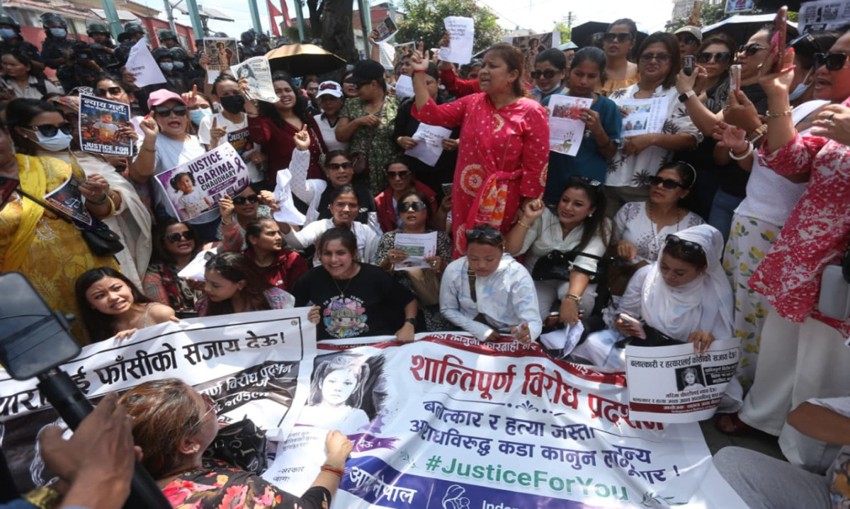 तीन वर्षीया बालिकाको बलात्कारपछि हत्याको विरोधमा काठमाडौंमा प्रदर्शन (तस्बिरहरु)