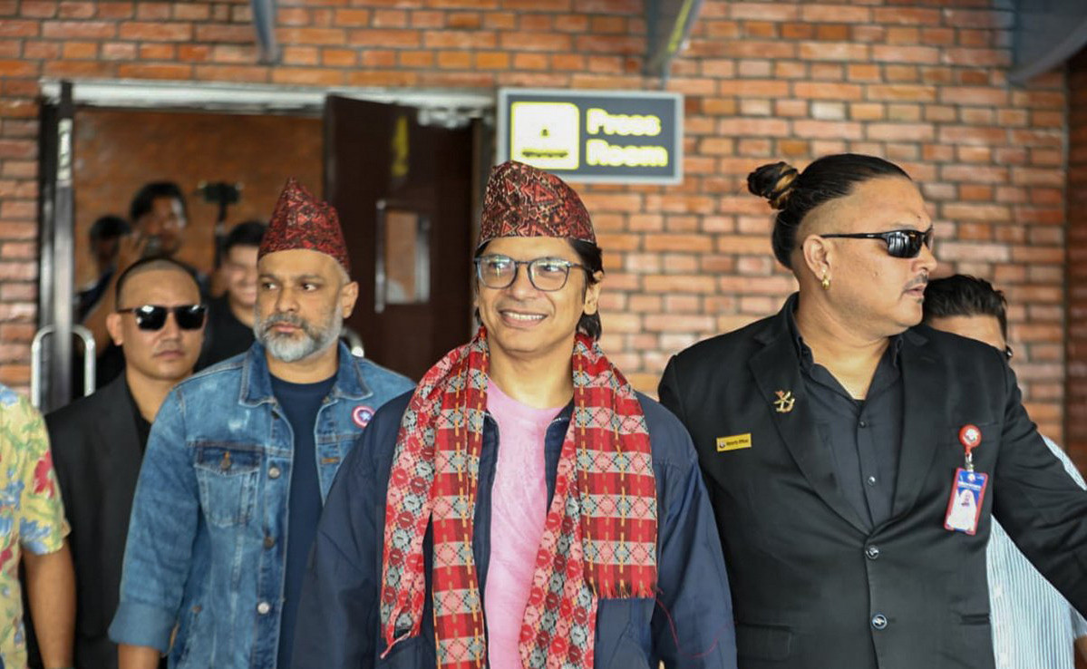काठमाडौं आइपुगे भारतीय गायक शान