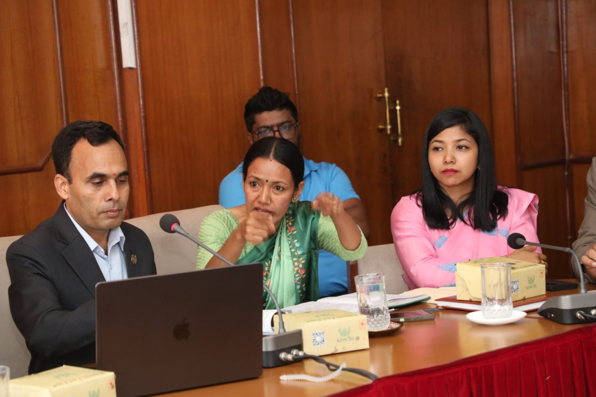फोहोर व्यवस्थापनसम्बन्धी बैठकमा सांसद तामाङ र उपत्यकाका नगरप्रमुखहरुबीच चर्काचर्की