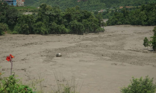 विनाशकारी बाढीमा बेपत्ता पर्यटकको सङ्ख्या ६४४ पुग्यो, कुन देशका कति ? (सूची)