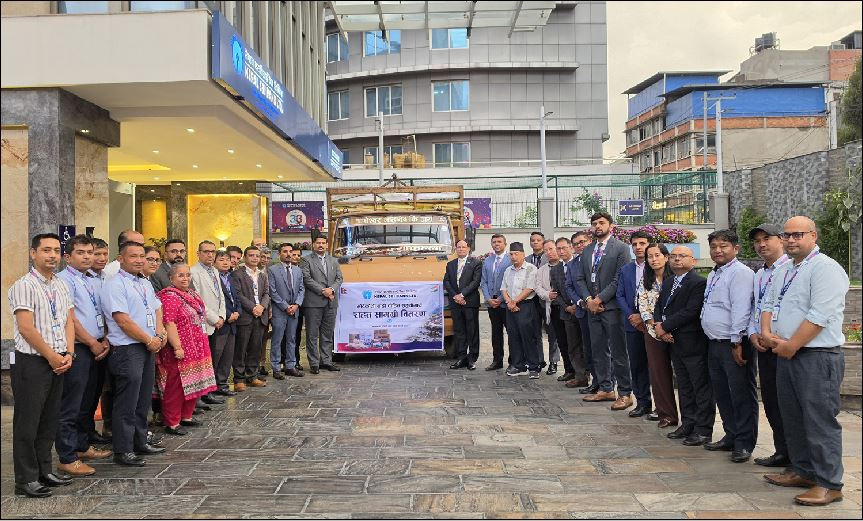 नेपाल एसबिआई बैंक लि.द्वारा भोटेकोशी बाढी प्रभावित समुदायलाई राहत सहयोग