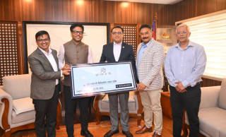 प्रधानमन्त्री दैवी प्रकोप उद्धार कोषलाई सूर्य नेपालले गरे १५ करोड रुपैयाँ सहयोग