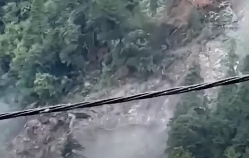 गोरखाको छेकम्पारमा सुख्खा पहिरो